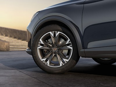 18''-Leichtmetallfelgen Performance in sportlichem Schwarz und Silber